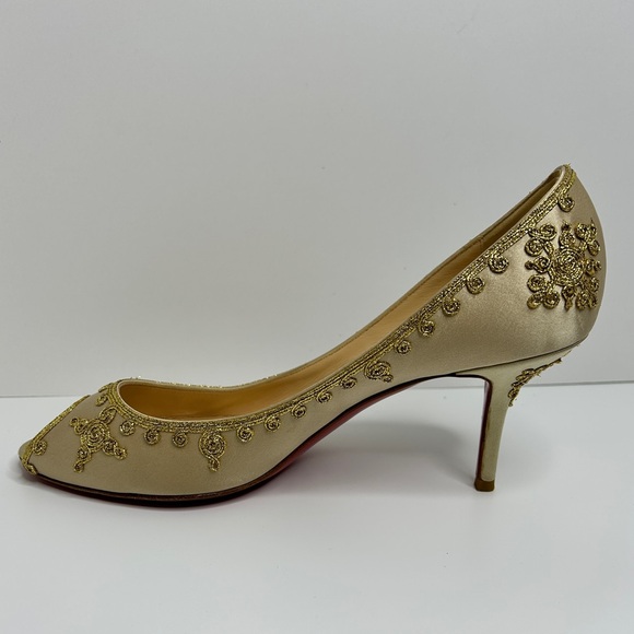 CHRISTIAN LOUBOUTIN Satin Embroidered Accent Pumps Sz 41 - Picture 7 of 11